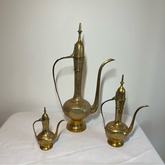 Etched BRASS tea pots. Vintage. LARGE IS 17”. Gorgeous! Set of three. See pics! - Picture 11 of 11